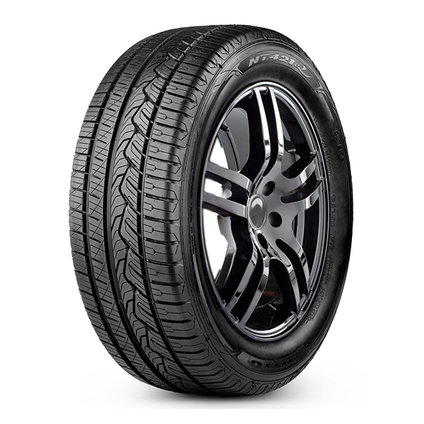Nitto NT421Q 225/60 R18 104V